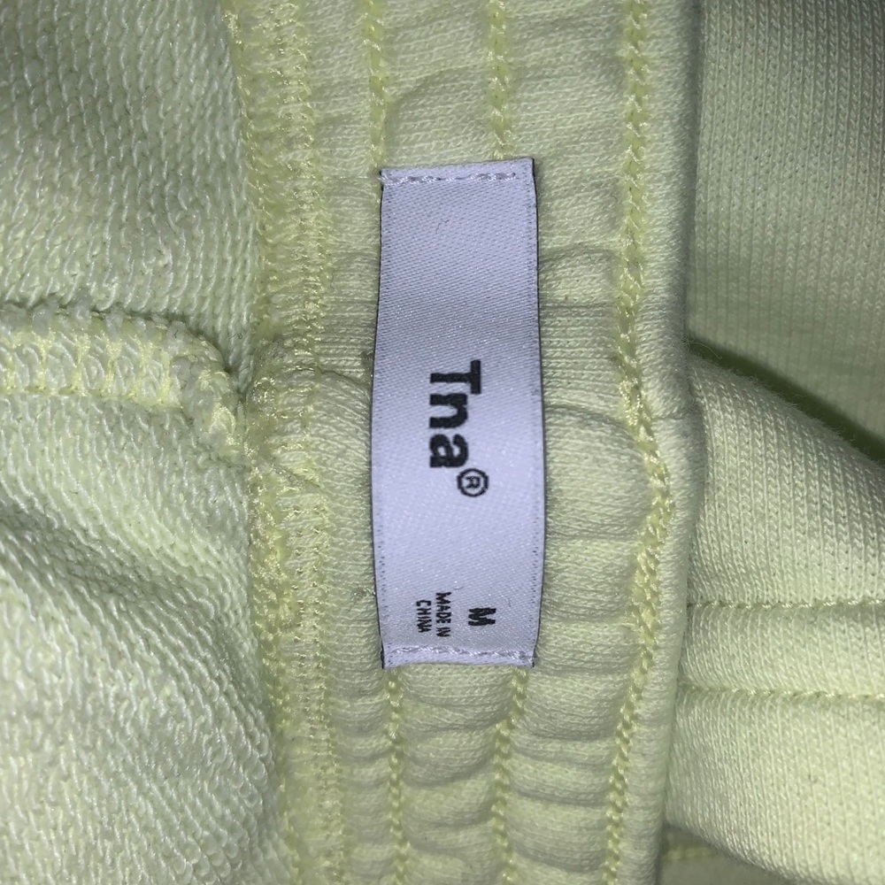 ARITZIA SHORTS - Picture 3 of 3